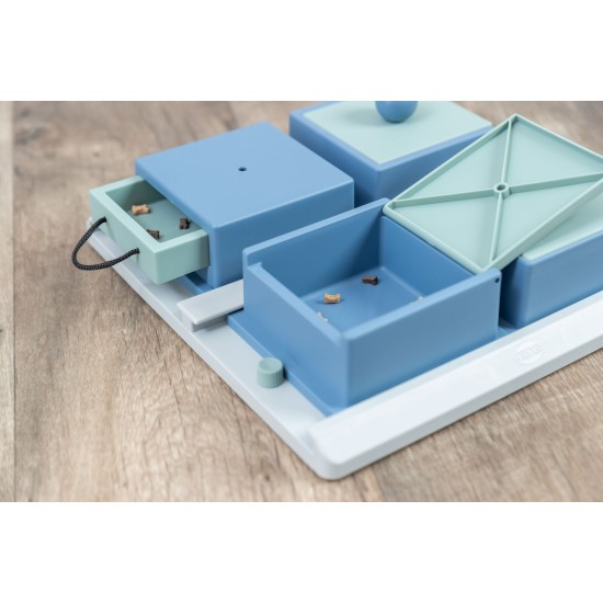 1.8_32012 TRIXIE Dog Activity Poker Box 1 strateginis žaidimas, 31x31 cm