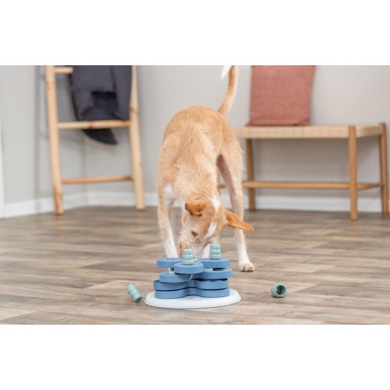 1.8_32000 TRIXIE Dog Activity Flower Tower strateginis žaidimas, 30x13 cm